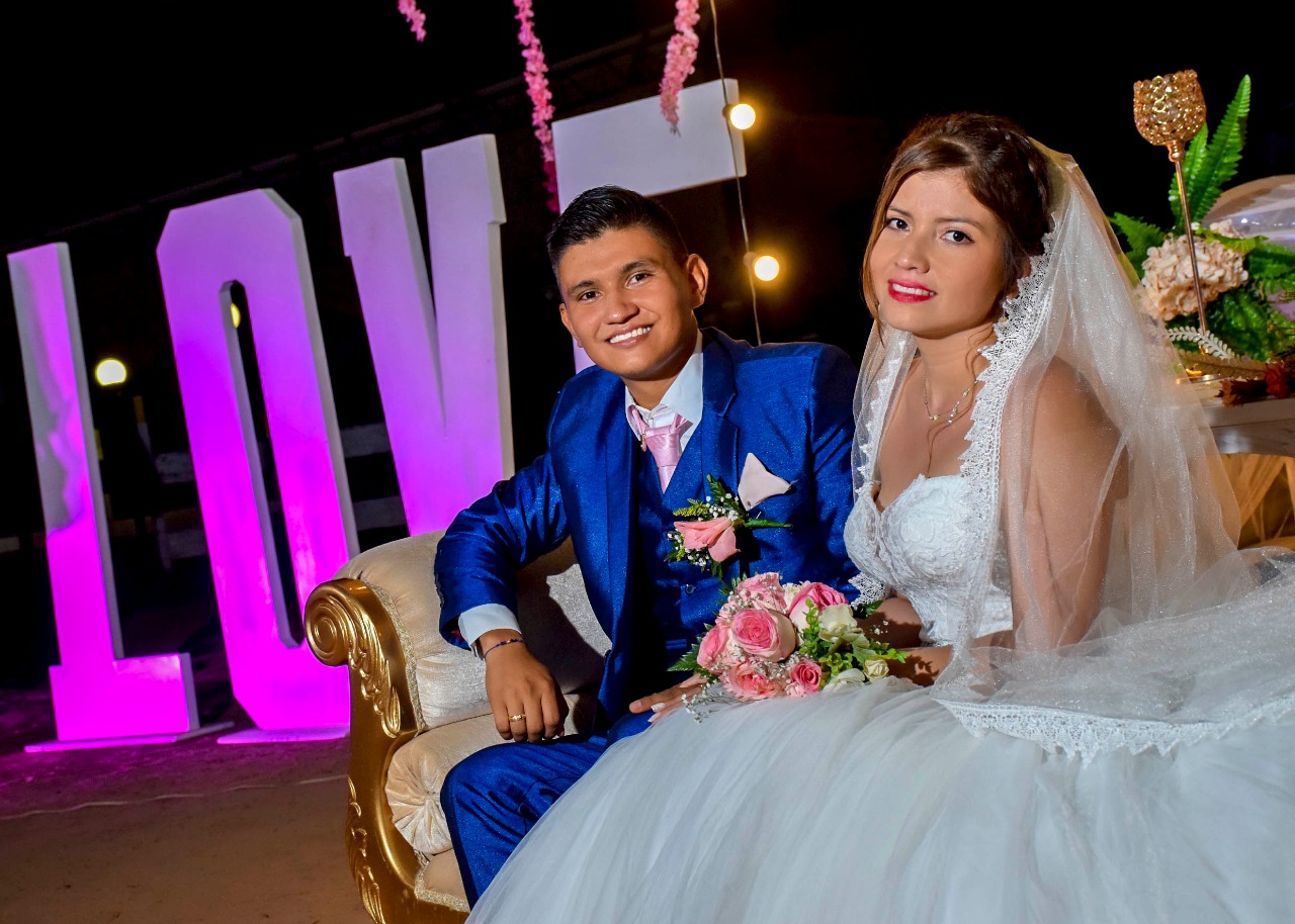 Manuel Edgardo Oviedo Arbeláez y Jennifer Lozano Vera.